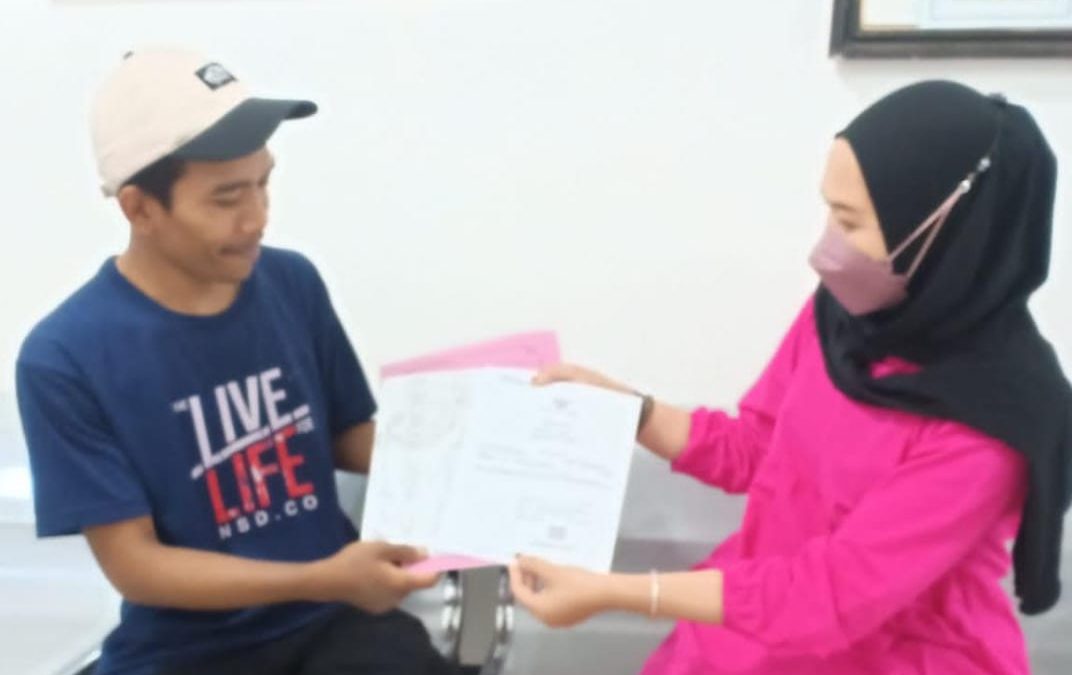 Kerjasama Pelayanan Terpadu secara Online antara Disdukcapil Kabupaten Karanganyar dengan Pos Kesehatan Desa (PKD) Harapan Bunda Kelurahan Blumbang Kecamatan Tawangmangu Kabupaten Karanganyar