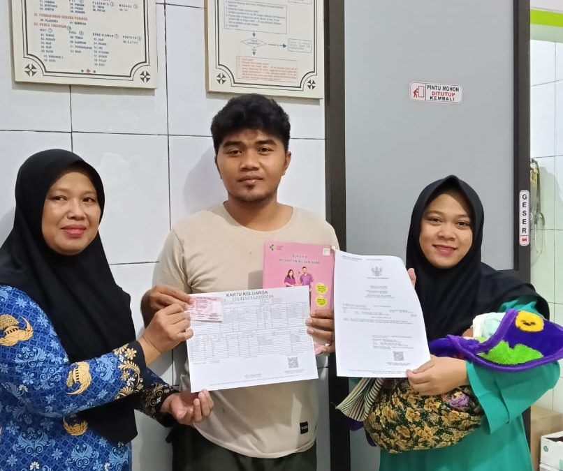 Kerjasama Pelayanan Terpadu secara Online antara Disdukcapil Kabupaten Karanganyar dengan Praktik Mandiri Bidan (PMB) Puji Utomo Kedungjeruk Mojogedang Karanganyar