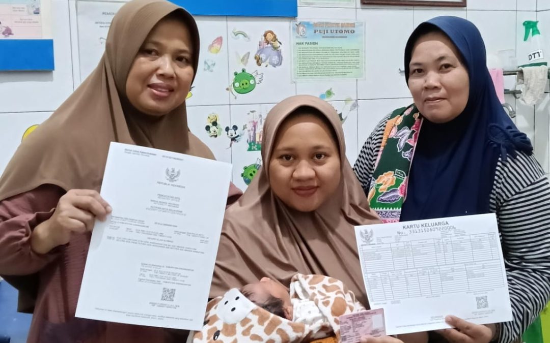 Kerjasama Pelayanan Terpadu secara Online antara Disdukcapil Kabupaten Karanganyar dengan Praktik Mandiri Bidan (PMB) Puji Utomo Kedungjeruk Mojogedang Karanganyar