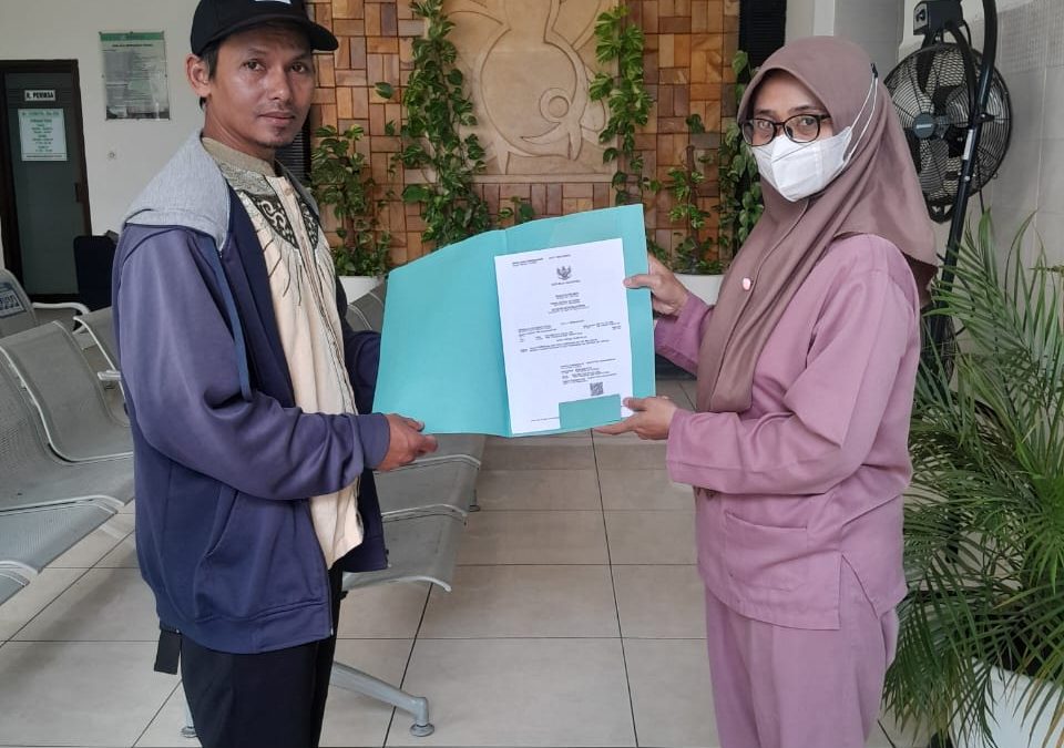 Kerjasama Pelayanan Terpadu secara Online antara Disdukcapil Kabupaten Karanganyar dengan Klinik Devalisha Tegalgede Karanganyar