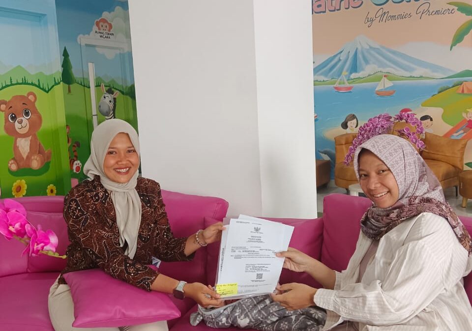 Kerjasama Pelayanan Terpadu secara Online antara Disdukcapil Kabupaten Karanganyar dengan Klinik Mommies Premiere Paulan Colomadu Karanganyar