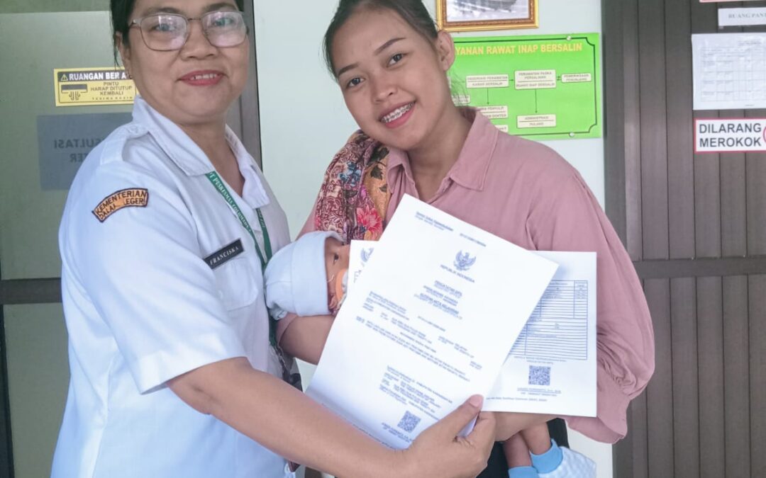 Kerjasama Pelayanan Terpadu secara Online antara Disdukcapil Kabupaten Karanganyar dengan Puskesmas Colomadu 1 Karanganyar